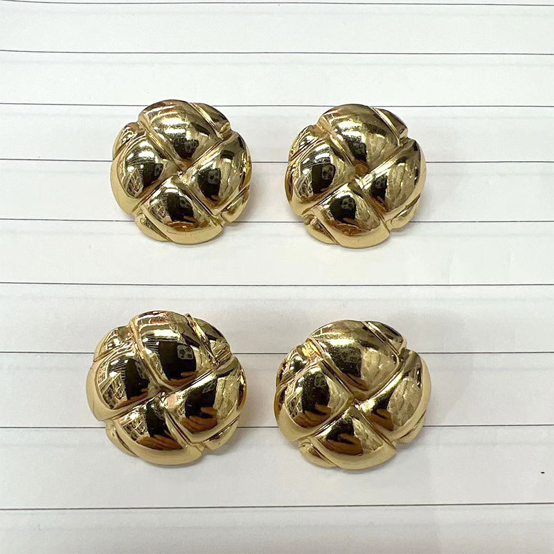 Cross-border European and American style simple twisted stud earrings, cold style metal exaggerated earrings, retro niche irregular earrings for women Application Scenario