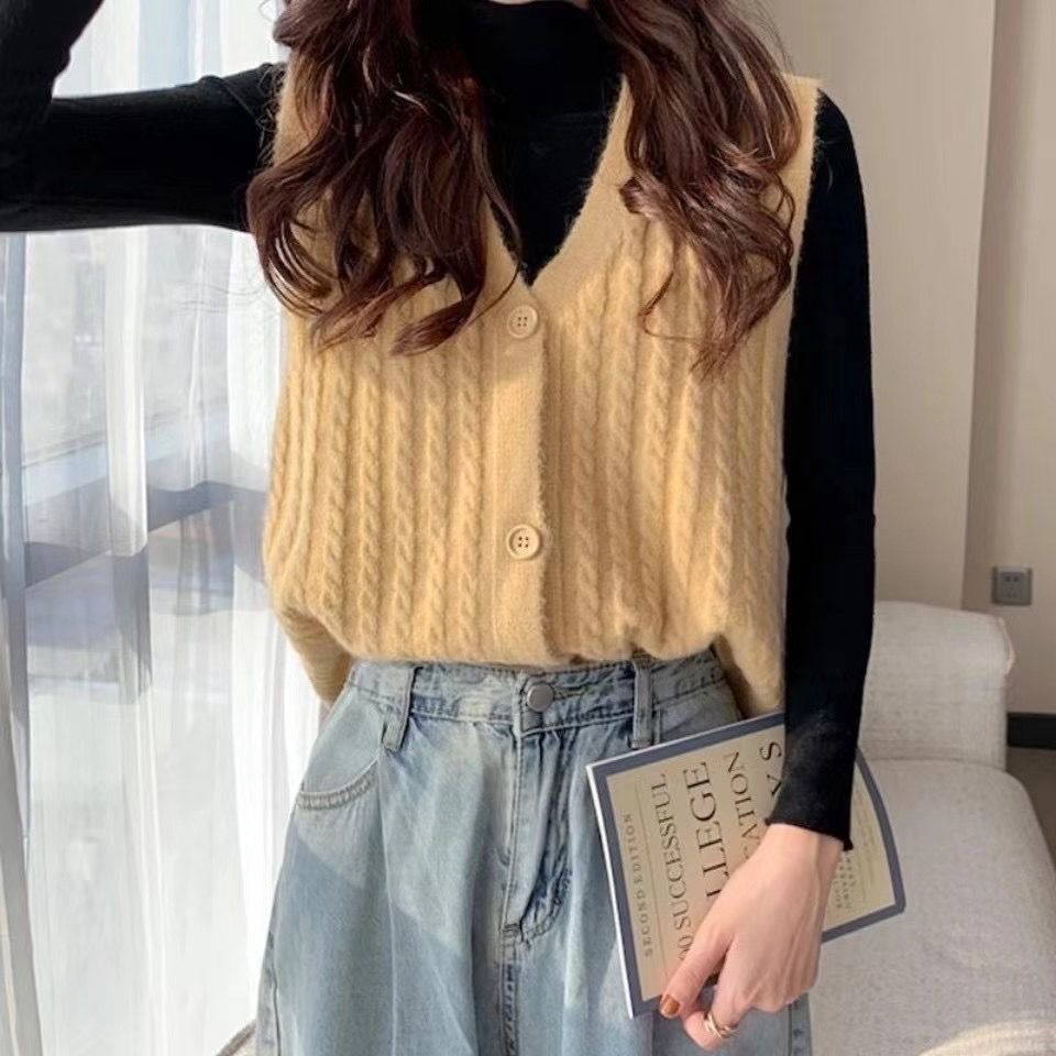 2022 Spring New Korean Version Of Women Wearing A Vest Knitted Cardigan Sweater Vest Small Vest Network Red Horse Clip Female details Picture