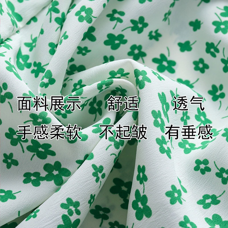宝宝娃娃领连白底实物图