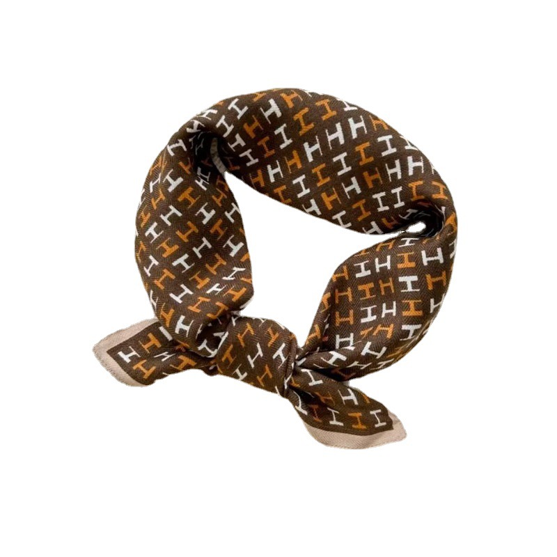 Women's Spring And Autumn Fashion Printed Velvet Cross Border Straight Casual Silk Scarf 70Cm Retro Square Item Picture