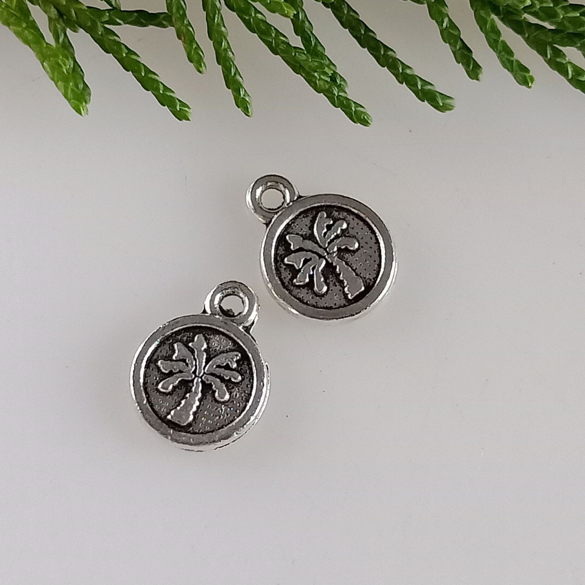 Gold Accessories Tree Coconut Tree Round Brand Material Pendant Bracelet Necklace Pendant Cartoon Accessories Material Bag Application Scenario
