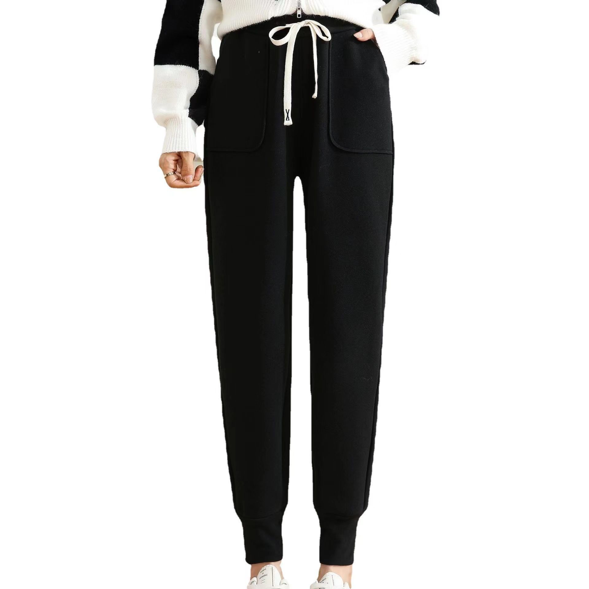 2022 Autumn and winter double-sided fleece windproof outdoor sports pants for women, loose, tight-fitting, large pocket fleece high-waisted thermal sweatpants Item Picture