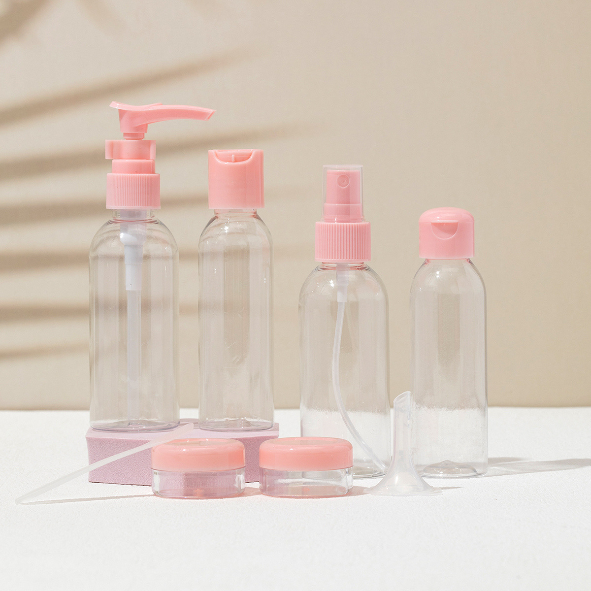 Spray Bottle Portable Travel Dispenser Set Cosmetics Spray Can Hydrating Mist Spray Bottle Duckbill Emulsion Bottle Application Scenario