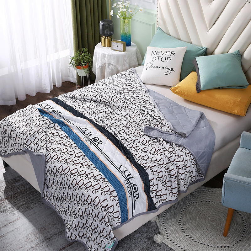 Machine Washable Quilted Print Home Summer Cooling Quilt Comfortable Breathable Can Sleep Naked Cool Silk Air Conditioning Is Sold Off The Shelf