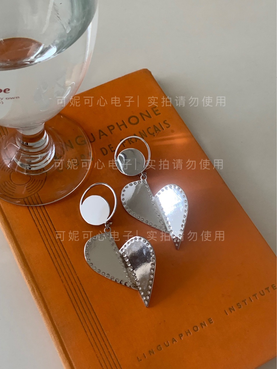 23新款工艺很复杂的一款耳夹爱心对折工作光面有略痕单只银色B2/2详情8