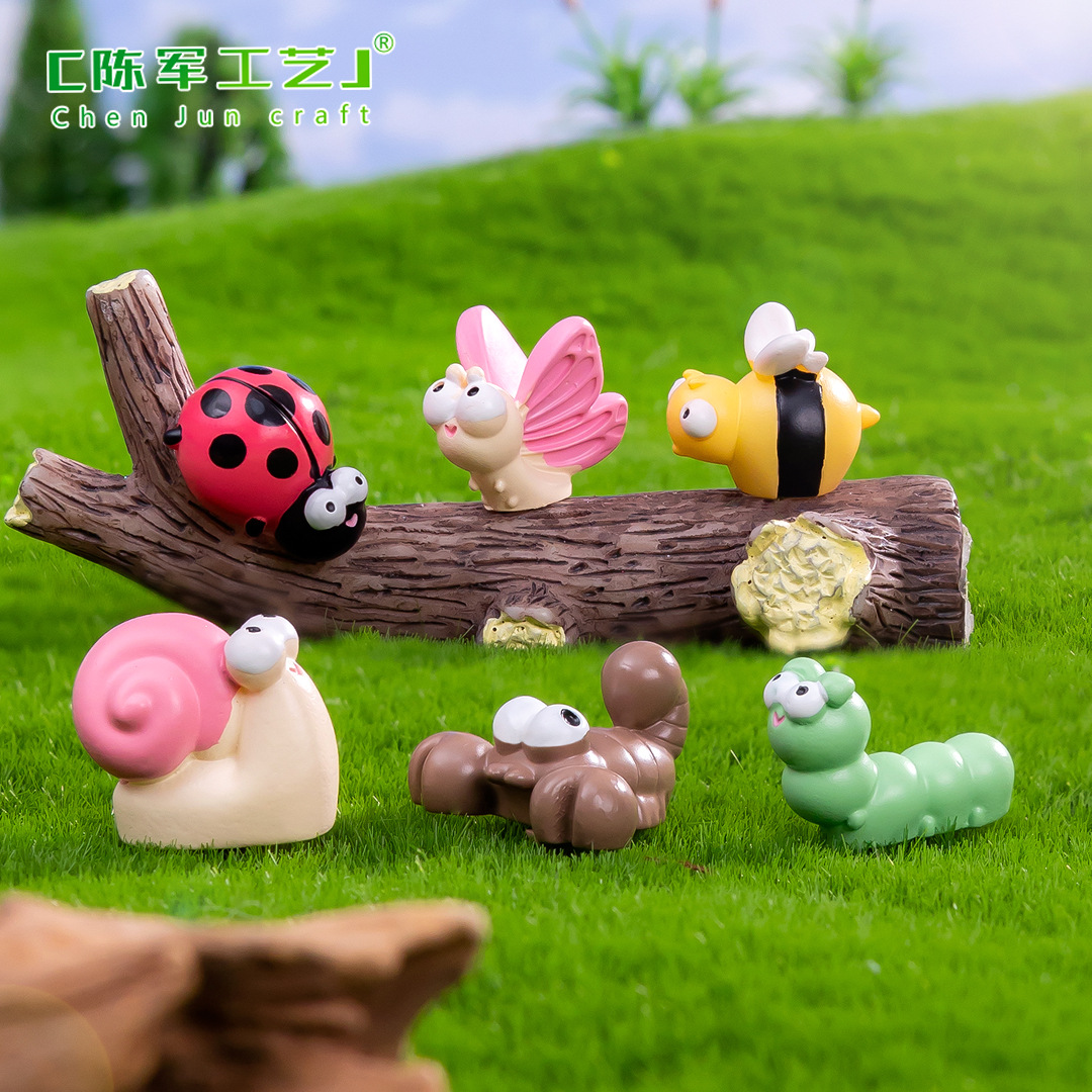 Moss micro-landscape creative caterpillars, snails, insects, garden landscaping diy decorative accessories, mini ornaments details Picture