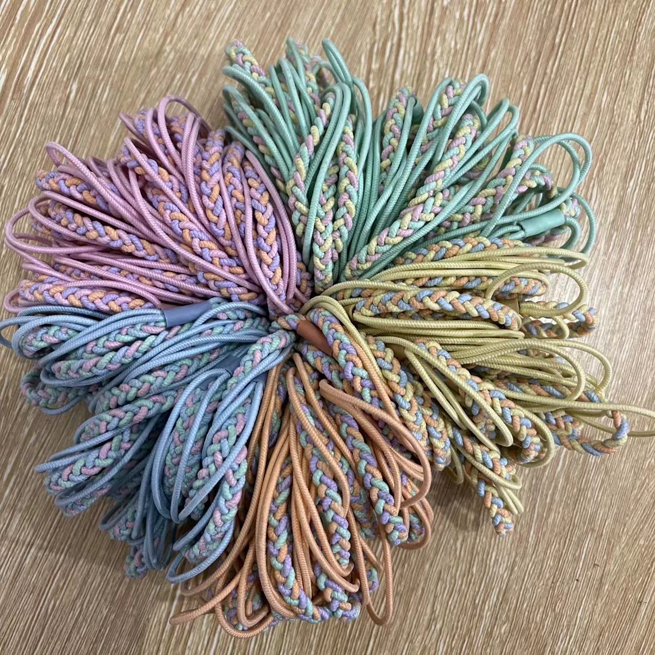 1 yuan 2 yuan hair tie, Korean style hair tie, colorful twisted two-strand rope, popular leather cover, simple and fashionable hair tie, trendy hair tie details Picture
