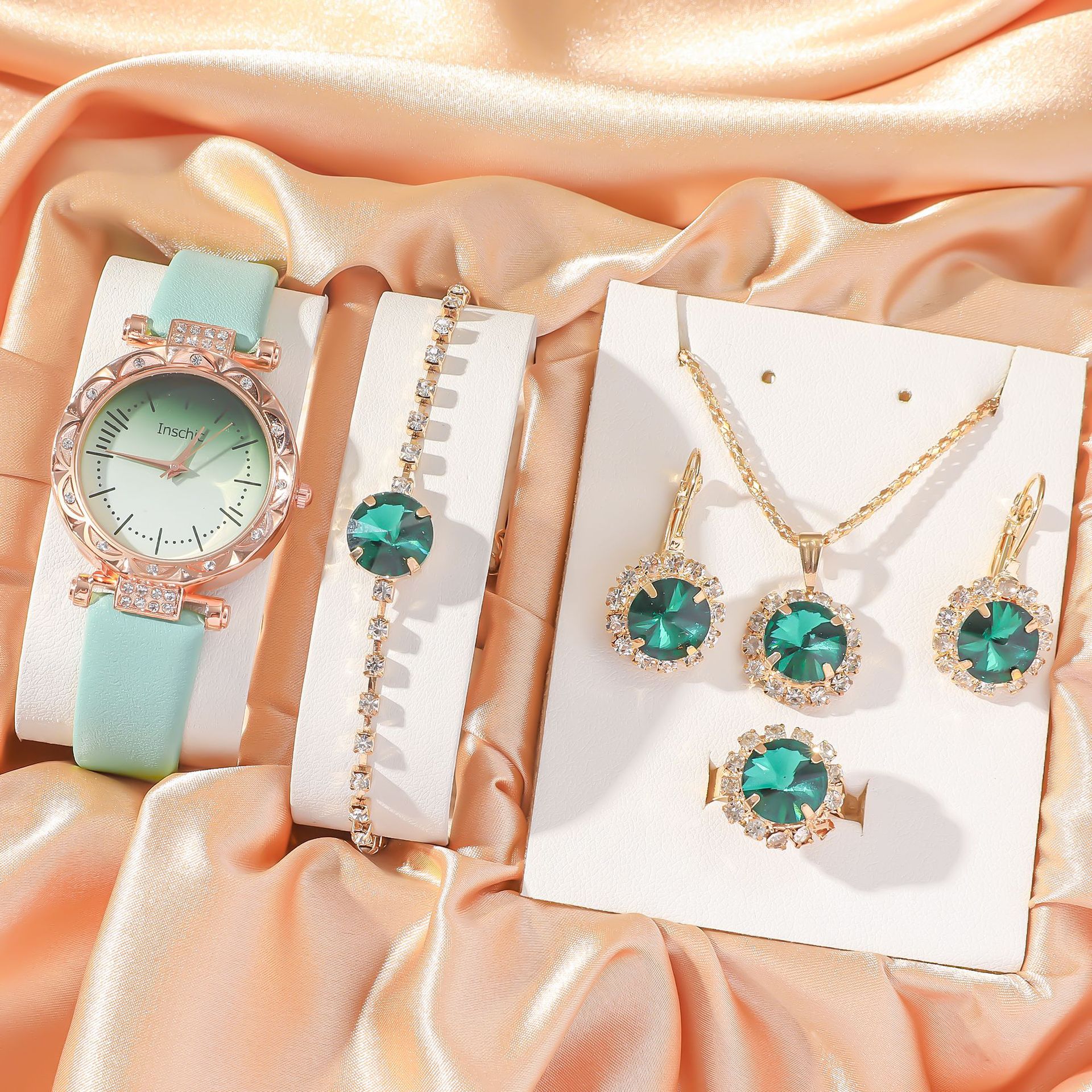 Estudiante mujer gradiente verde dial esmeralda strass pendientes pulsera collar anillo set 6pcs/set Application Scenario