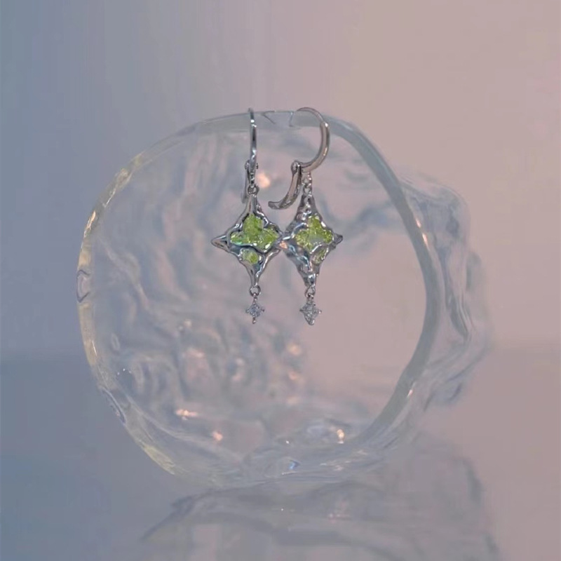 微光星芒耳环新款小众设计个性耳钉气质耳坠女流苏绿钻星星耳环批 Specification image