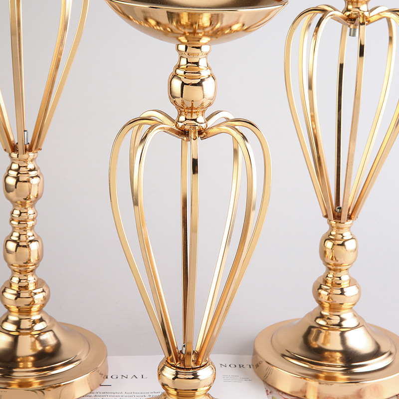 Wedding Props Golden Love Road Leading To The Main Table Flower Wedding Shop Opened Iron Twist Candlestick Decoration Application Scenario