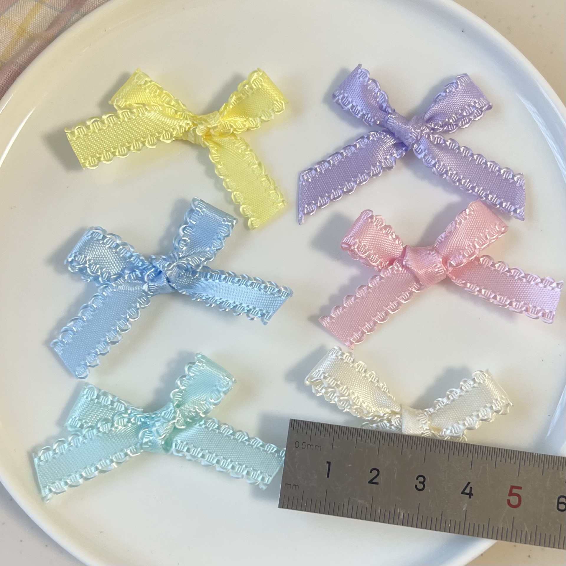 Cute small lace bow, fabric clothing, shoes, socks, accessories, diy headwear, handcrafted materials, phone case accessories details Picture