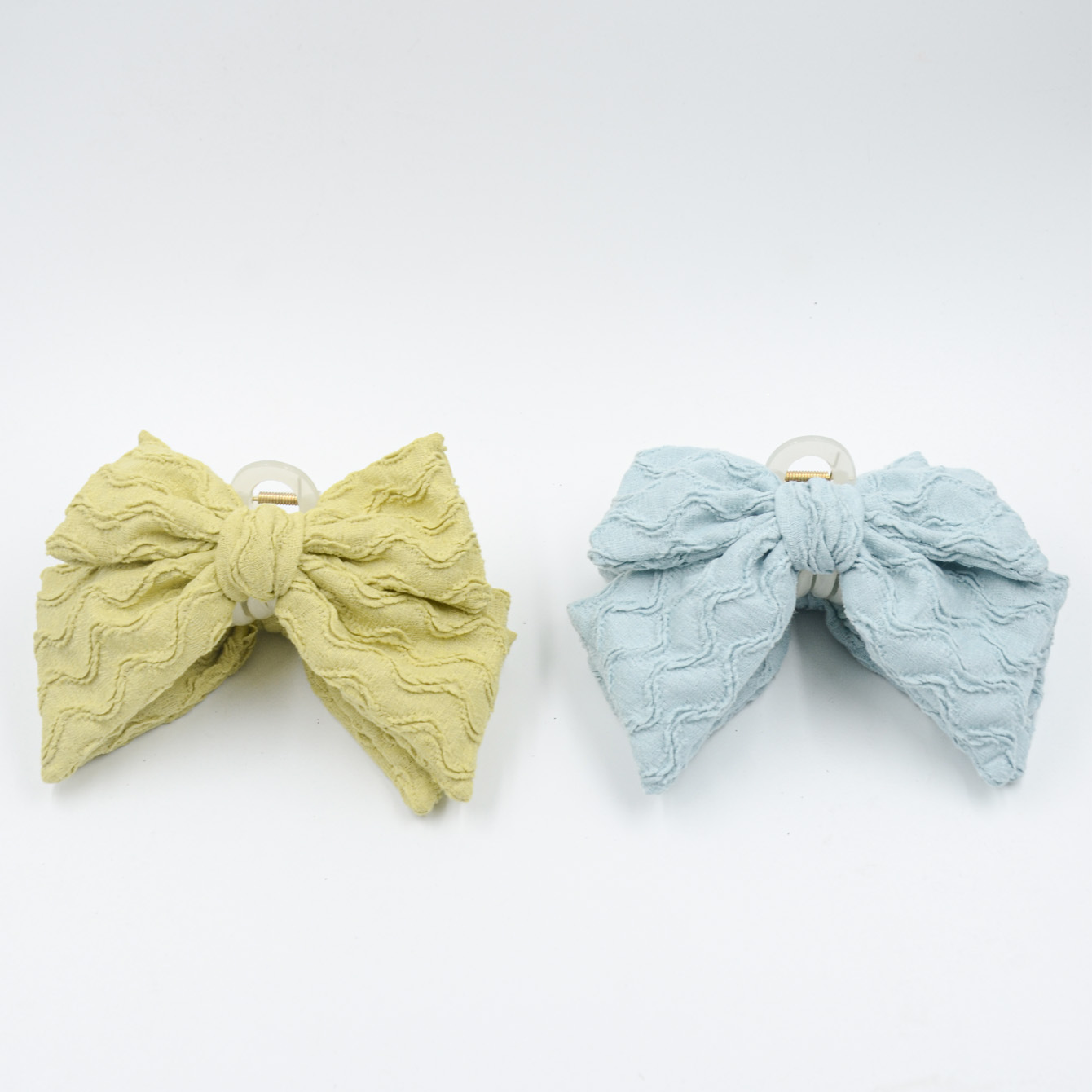 Qiwei Accessories Exclusive European and American cross-border new autumn and winter fabric double-sided double-layer large bow clip, fashionable and sweet hair clip for women Application Scenario