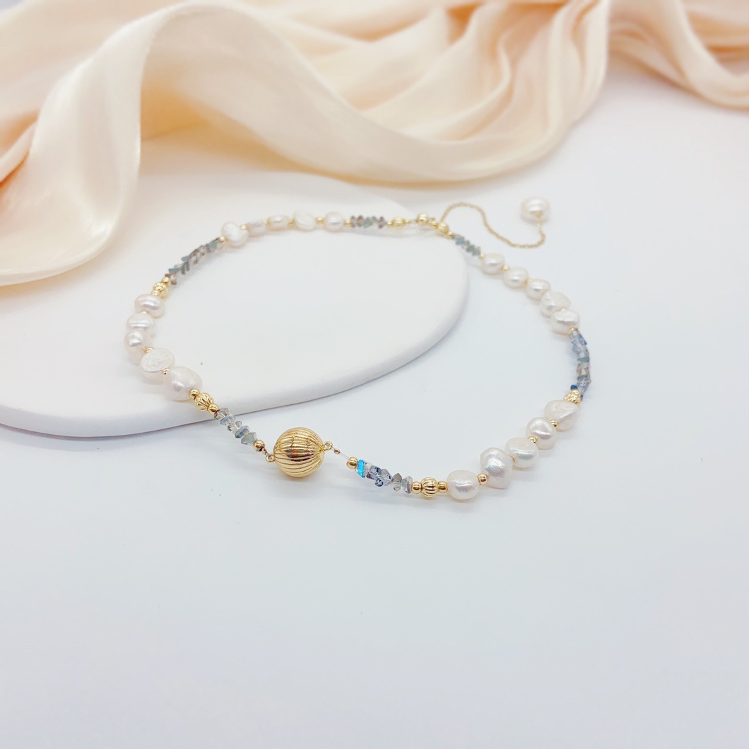Wear more freshwater pearl necklaces with a magnetic clasp in a trendy punk style details Picture
