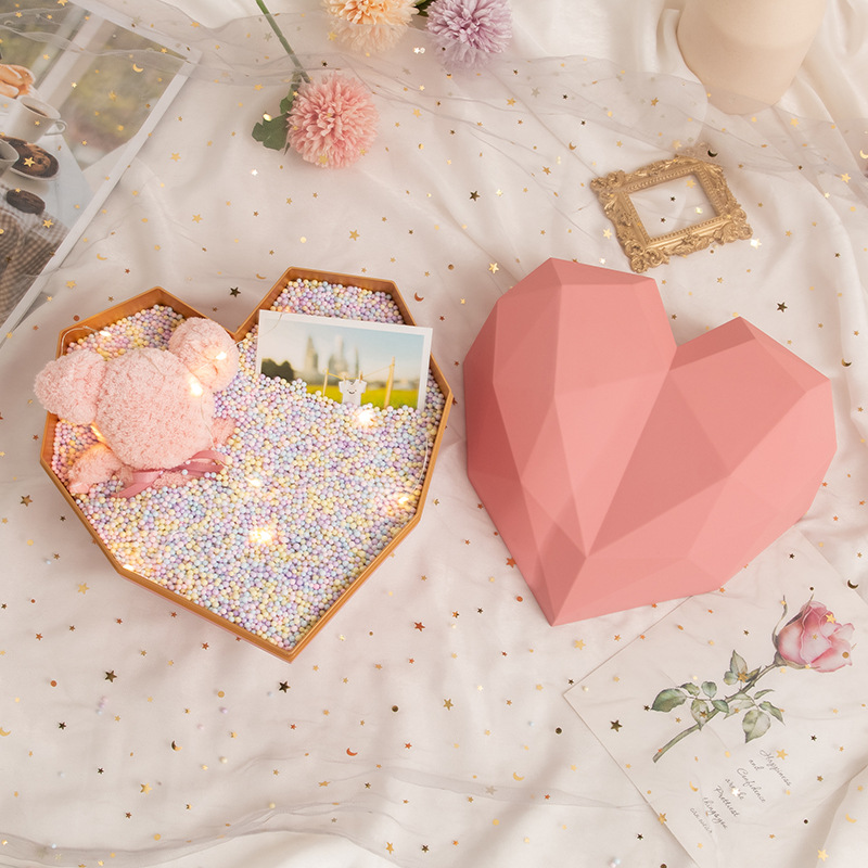 Chinese Valentine's Day Gift Box Bridesmaid Hand Gift Box Heart-Shaped Gift Box Makeup Box Jewelry Box Lipstick Box Birthday Gift Packaging Specification drawing