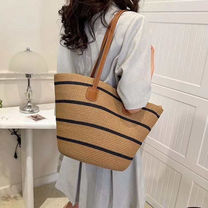 Autumn New Striped Straw Bag French Large Capacity Tote Bag Temperament Women's Bag Hand Bill Shoulder Bag Application Scenario