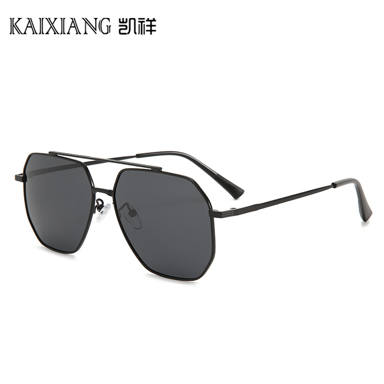 Classic retro metal polarized sunglasses of the same style as those for Xiaohongshu and Douyin live streaming, driving, fishing and UV protection sunglasses Application Scenario