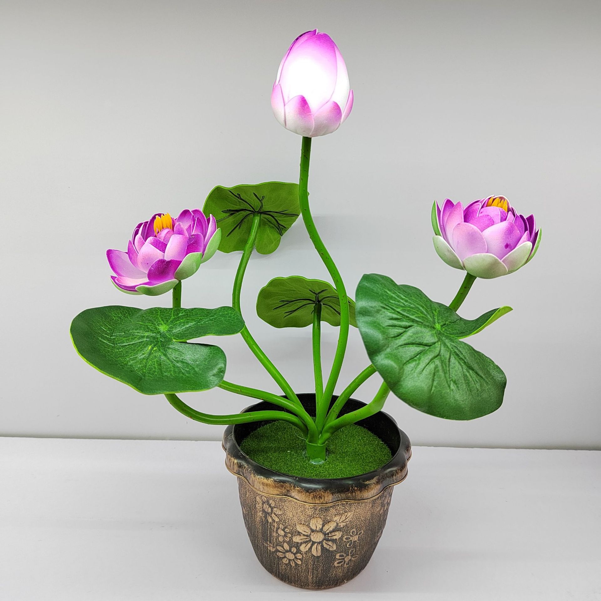 Simulated copper pot lotus indoor decoration ornamental bonsai, PU material simulated green plant ornaments, photography props Application Scenario