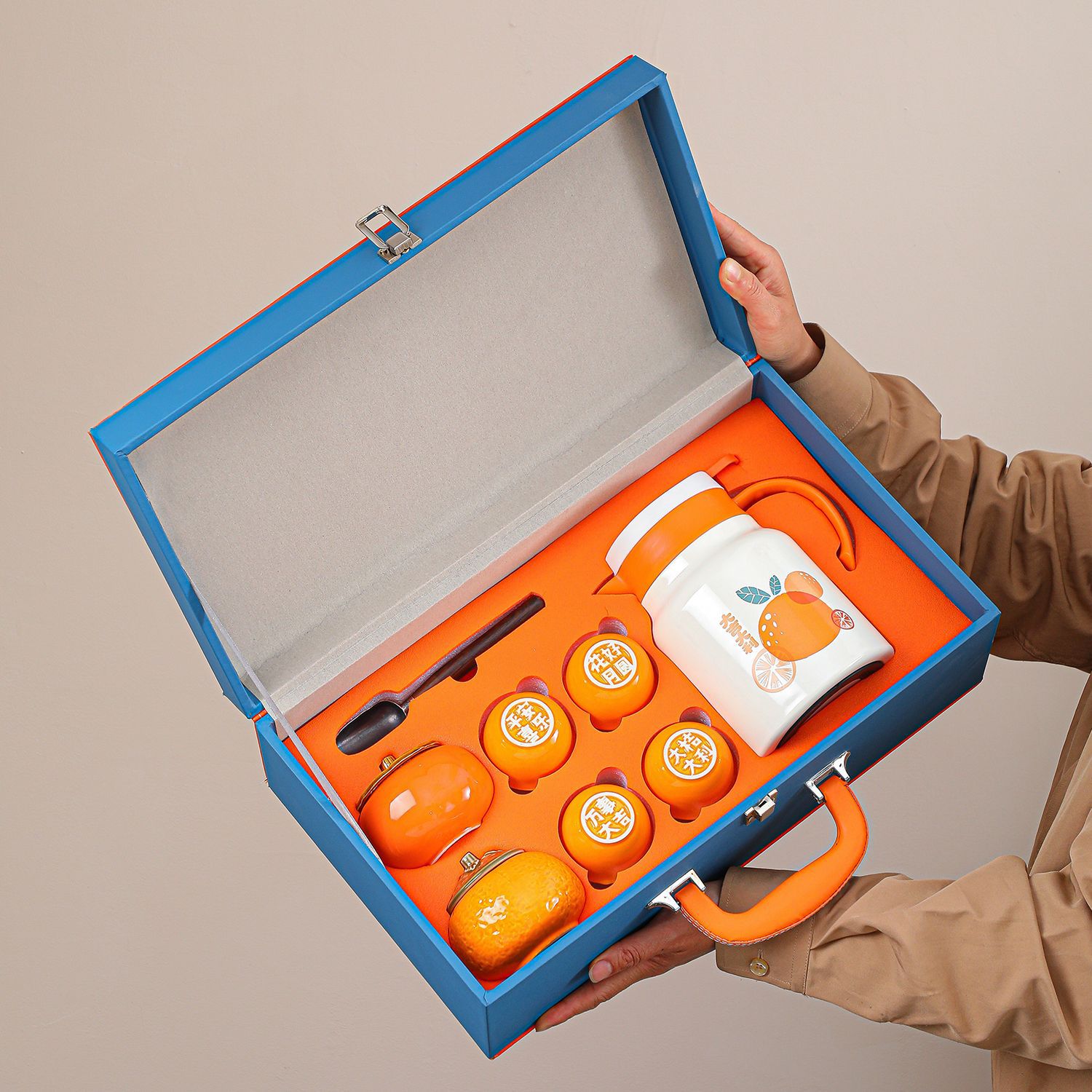 Business anniversary gift sets, team-building activity souvenirs, insurance, small gifts for customers, and logo printing