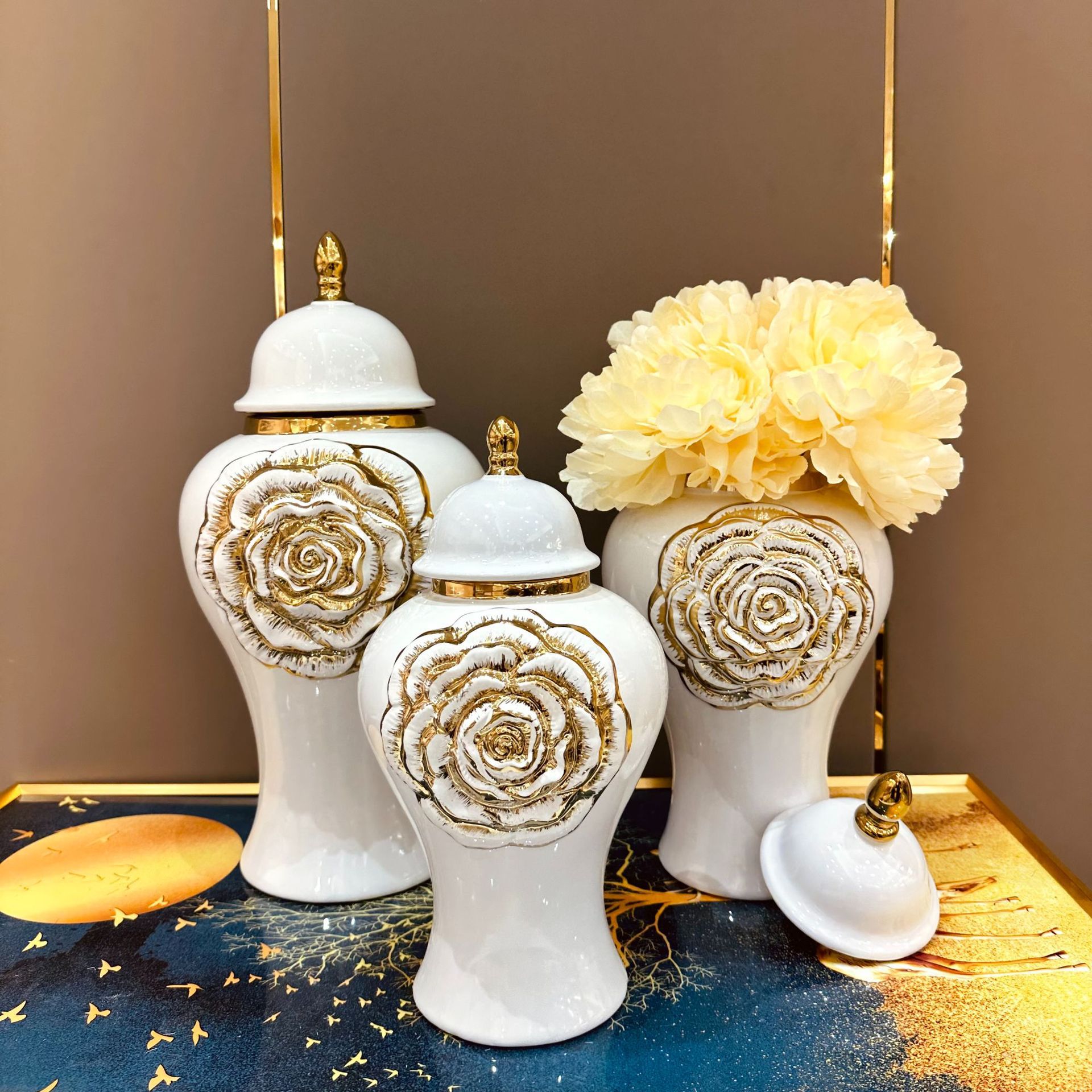 Manufacturers direct sales European electroplated golden ceramic general pot light luxury crafts model room soft entryway decoration general bottle Item Picture