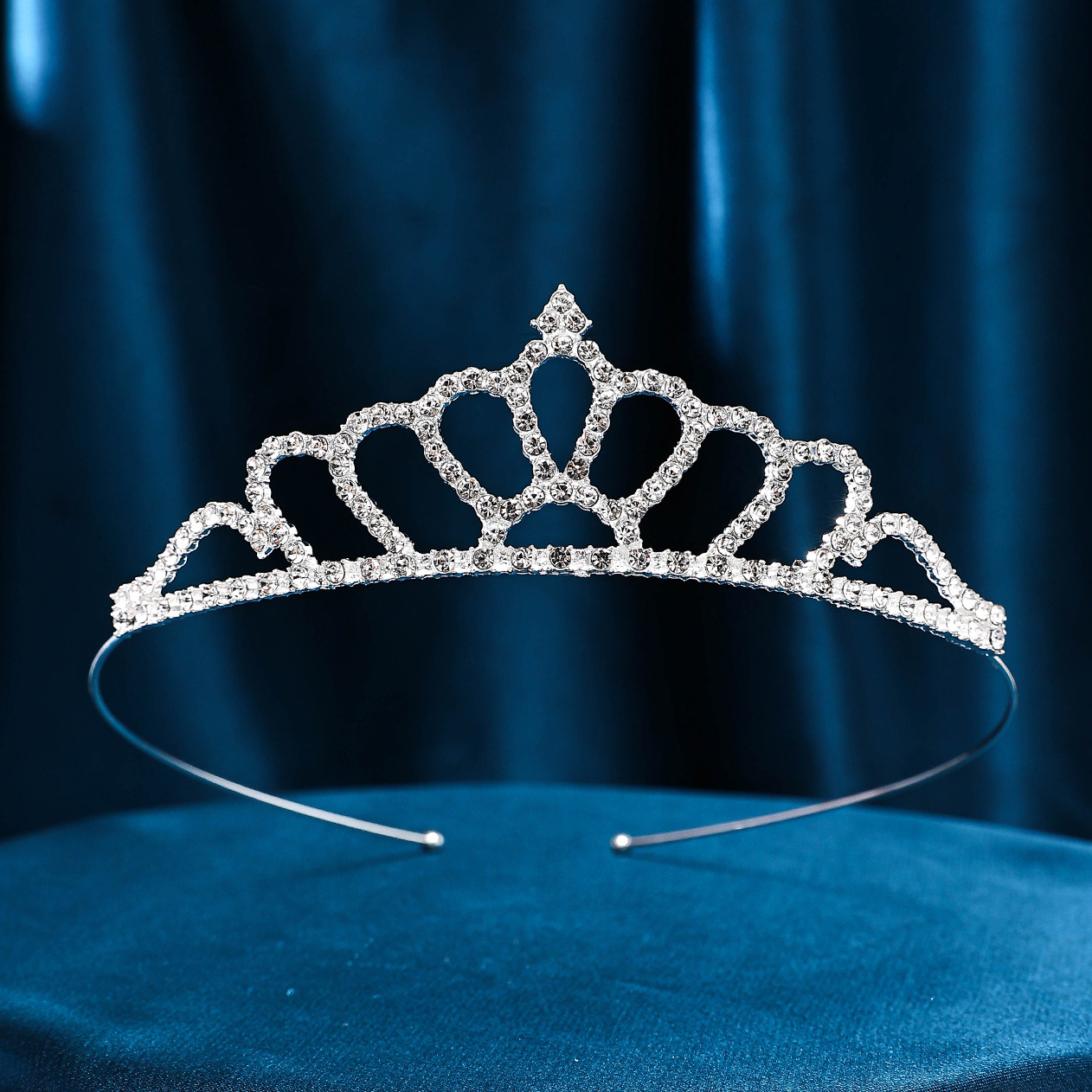 Hot-selling bride jewelry, crown hair bands, wedding hair accessories, wedding dress and evening gown accessories, hair bands, headwear accessories, banquet crowns details Picture