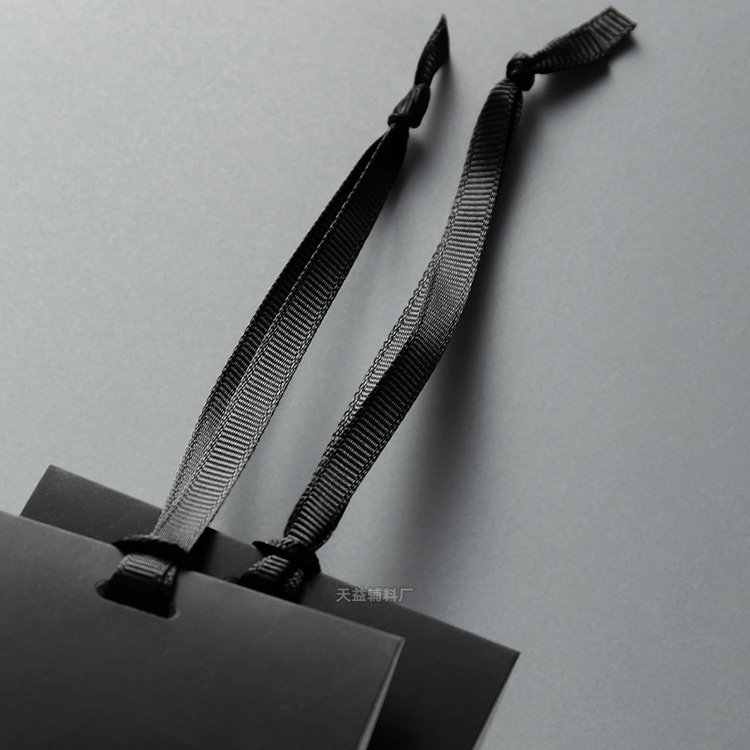 高端服装吊牌定 做男女装挂牌卡定 制设计百搭衣服标签衣通用现货详情图4