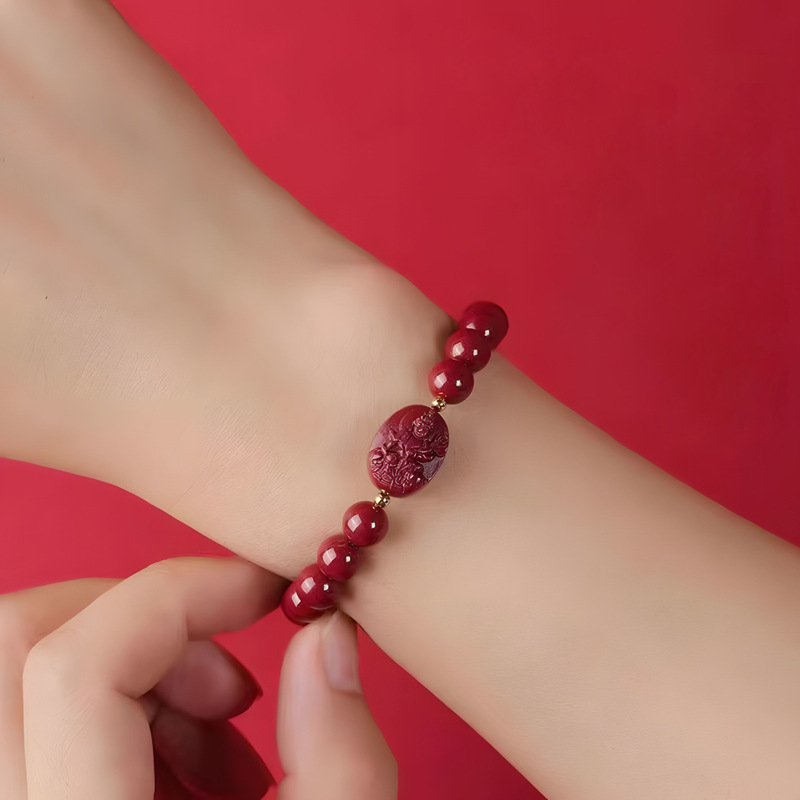 Cinnabar bracelets for men and women, zodiac Buddha bracelets with eight guardian deities, are selling well in scenic spots and temples during the Year of the Dragon details Picture