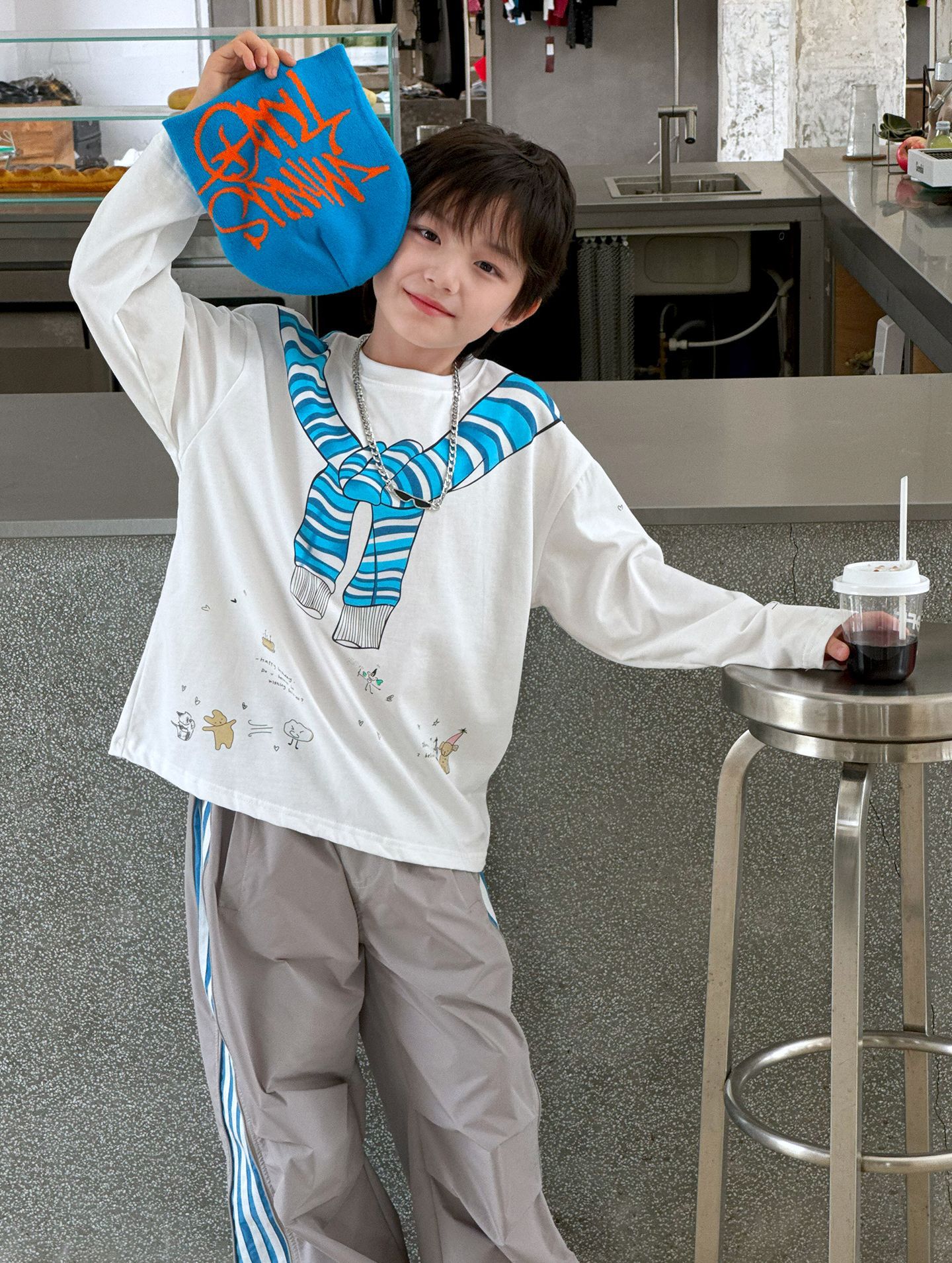 Wan Tu 2025 Boys' Autumn Edition Fashionable blue shawl printed Children's base shirt, stylish round-neck children's T-shirt, trendy pic 18