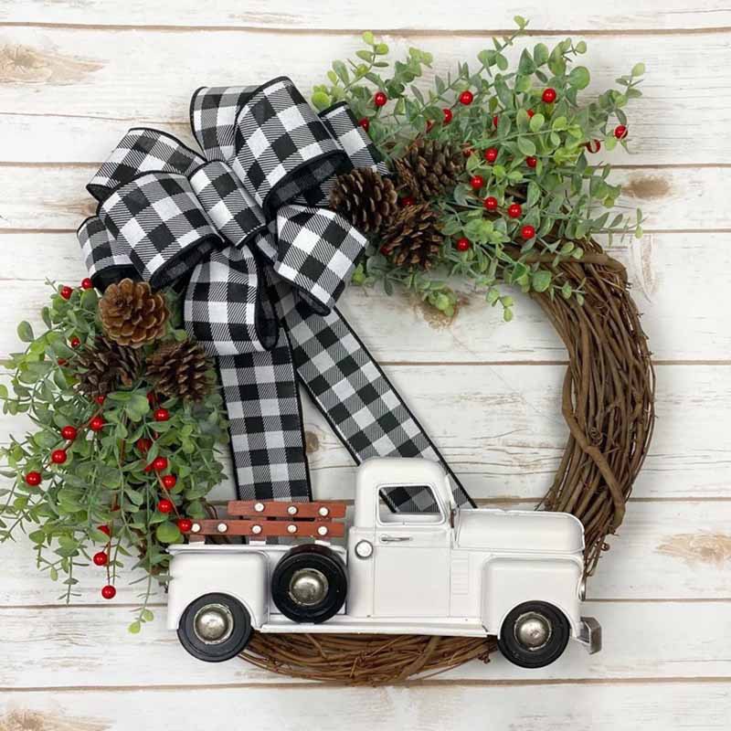New Christmas Bow Truck Door Hanging Floral Link Atmospheric Decorative Hanging Eucalyptus With Red Fruit Wreath details Picture