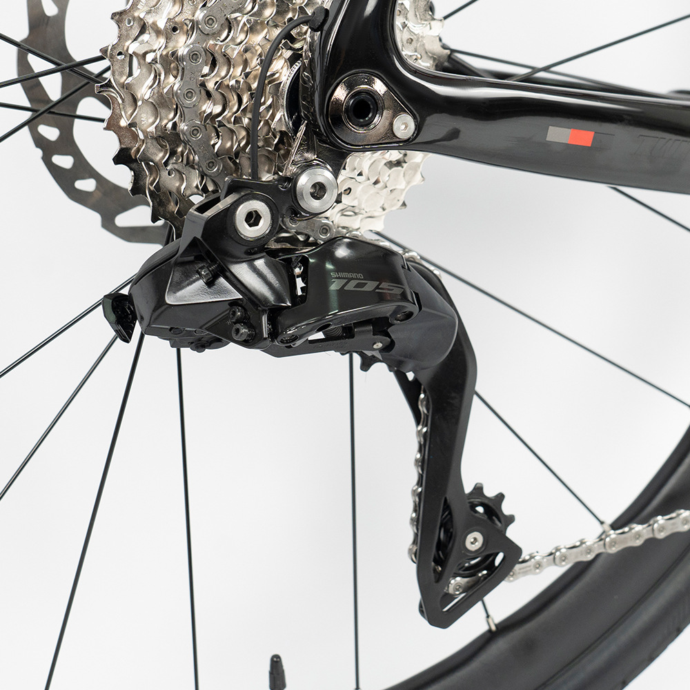 Tornado Cyclone Third-Generation Carbon Fiber Road Bike R7170 Electric Transformer Large Set Ratchet Drum Wave Carbon Wheel Application Scenario