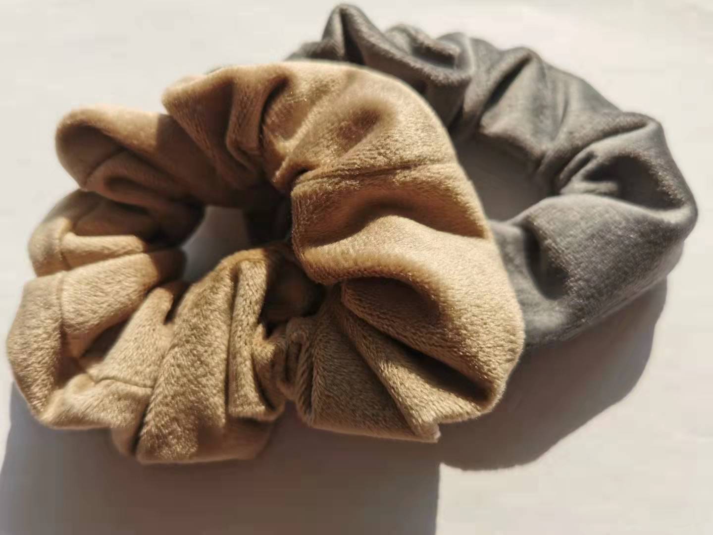 2022 comercio exterior nuevos productos todos los días versátil de alta bala terciopelo de pelo grueso grueso temperamento alto sentido de las mujeres moda francesa tiara details Picture