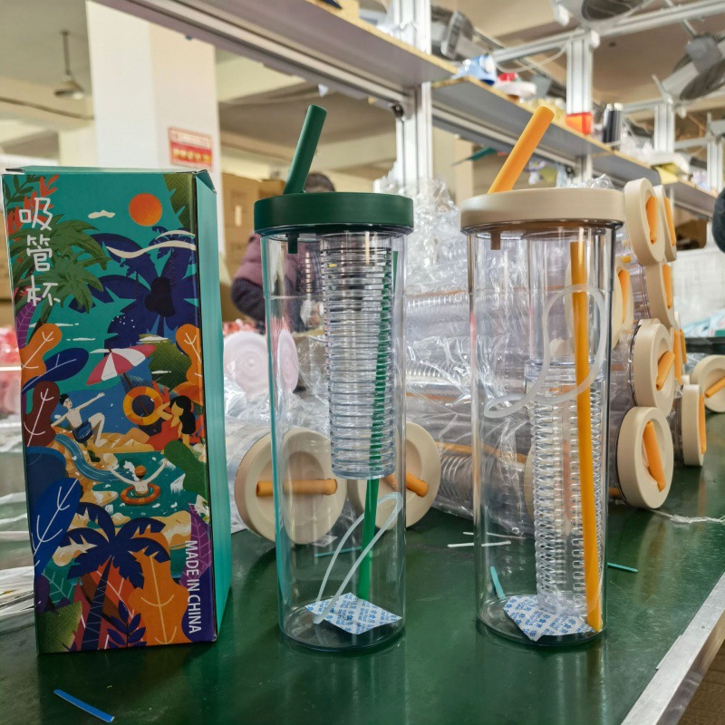 New creative and popular large-capacity plastic water cup