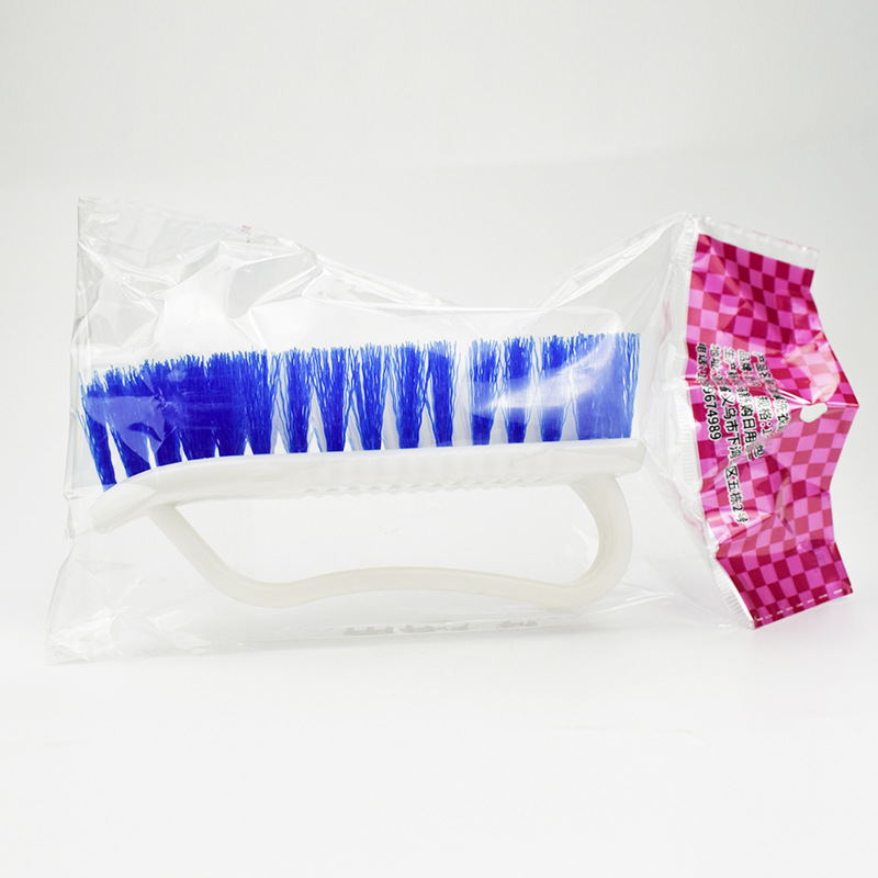 In stock: thickened laundry brush with handle, two-color blue and white cleaning brush, shoe brush, ironing brush, available in supermarkets
