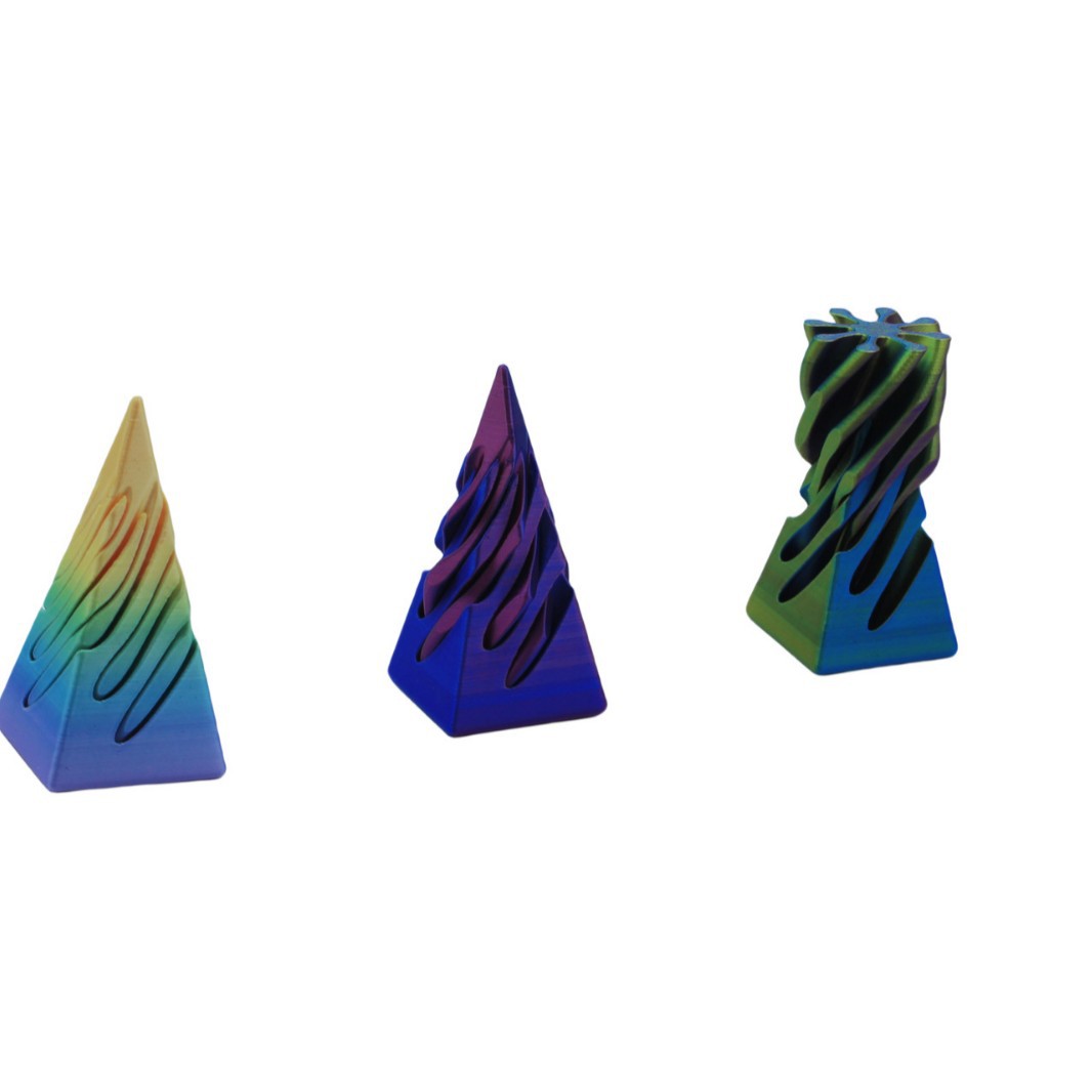 Cross-border 3d printed Push Push Fun Stress-relieving spiral cone toy pyramid Non-penetrable creative fingertip decoration Application Scenario