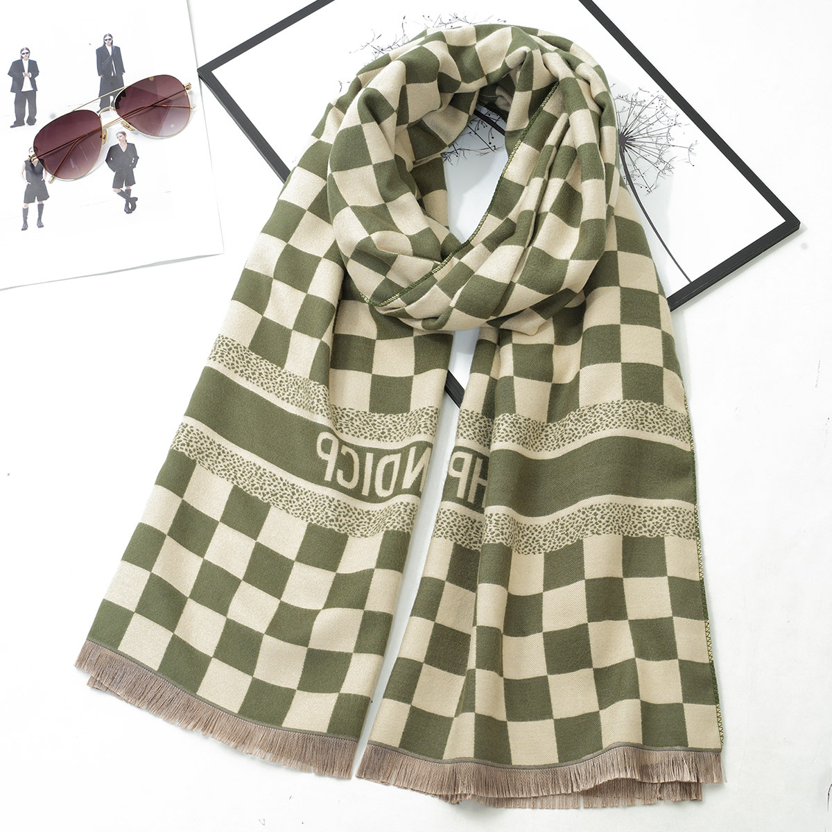 New checkerboard letter imitation cashmere scarf for autumn and winter in Europe and America, thick and warm double-sided shawl for women, long scarf Item Picture