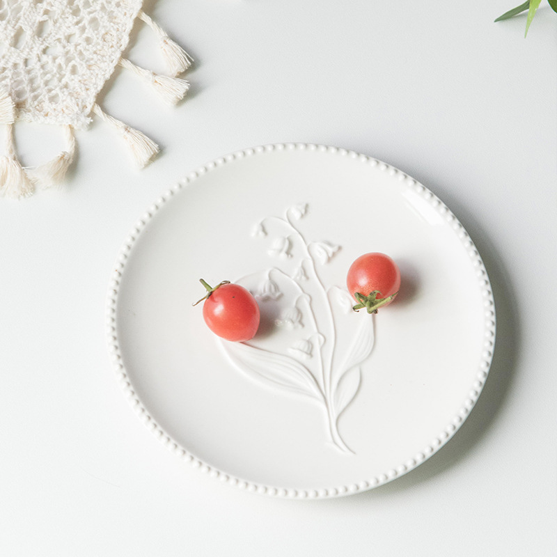 American embossed lily of the valley series lace ceramic Western pasta plate, pastry dessert plate, deep plate, household vegetable plate Application Scenario