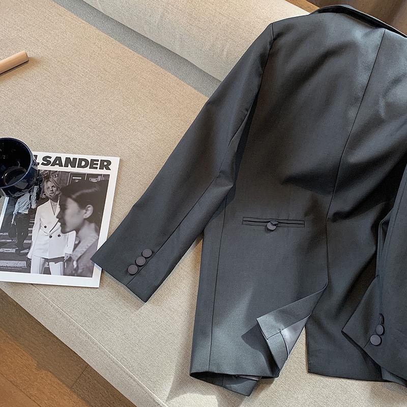 The new 2022 autumn collection of the Korean version of the small suit jacket features a unique design sense, a cool grey style, and a British drape details Picture