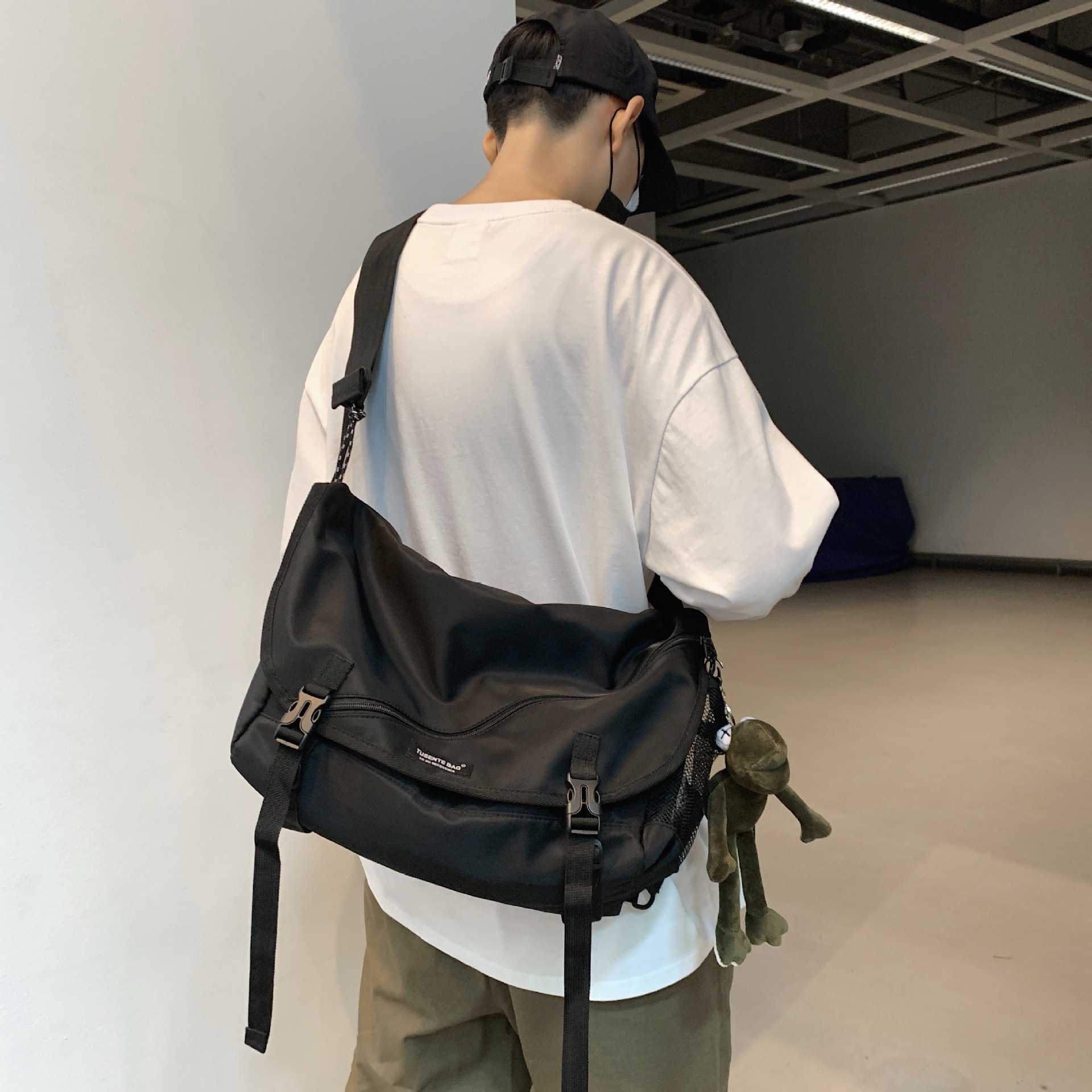 Large Capacity Flip Over Single Shoulder Crossbody Bag Male Function Postman Bag Fashion Brand Female Body Bag Instagram Cool Day Couple Bag