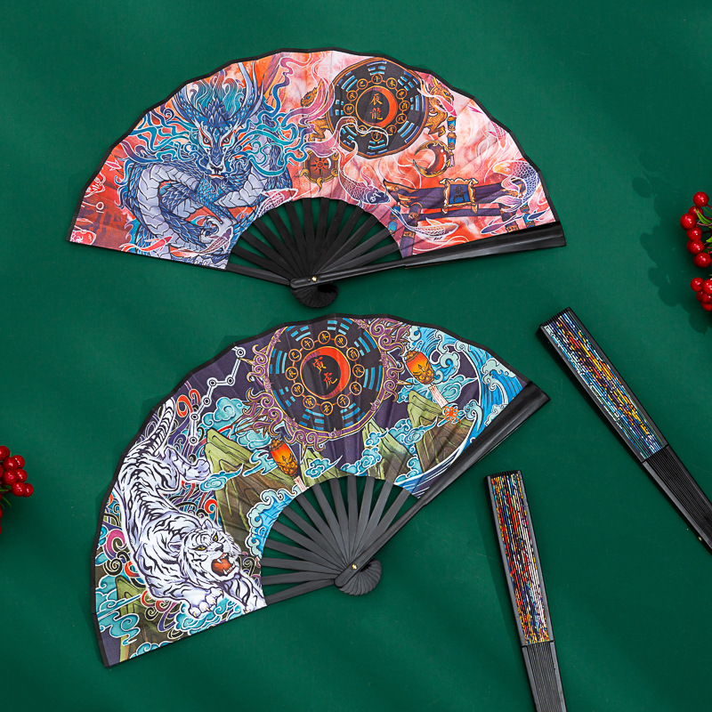 新款十二生肖国潮扇子古风扇8寸绢布漫画扇子男女易开合折扇批发