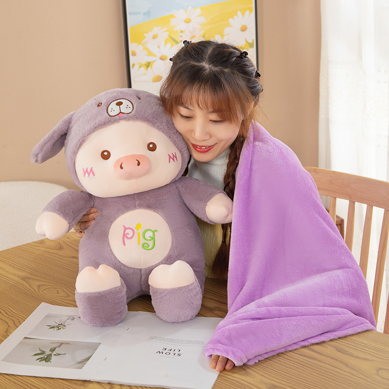 Piglet throw pillow quilt two-in-one blanket company gift car nap pillow office air conditioning pillow Application Scenario