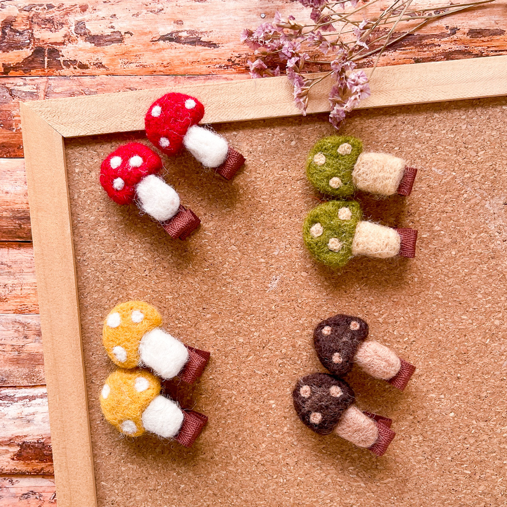 Autumn and winter forest-themed cute mushroom wool felt children's duckbeak clip, Korean-style girls' bangs headwear hair clip edge clip details Picture