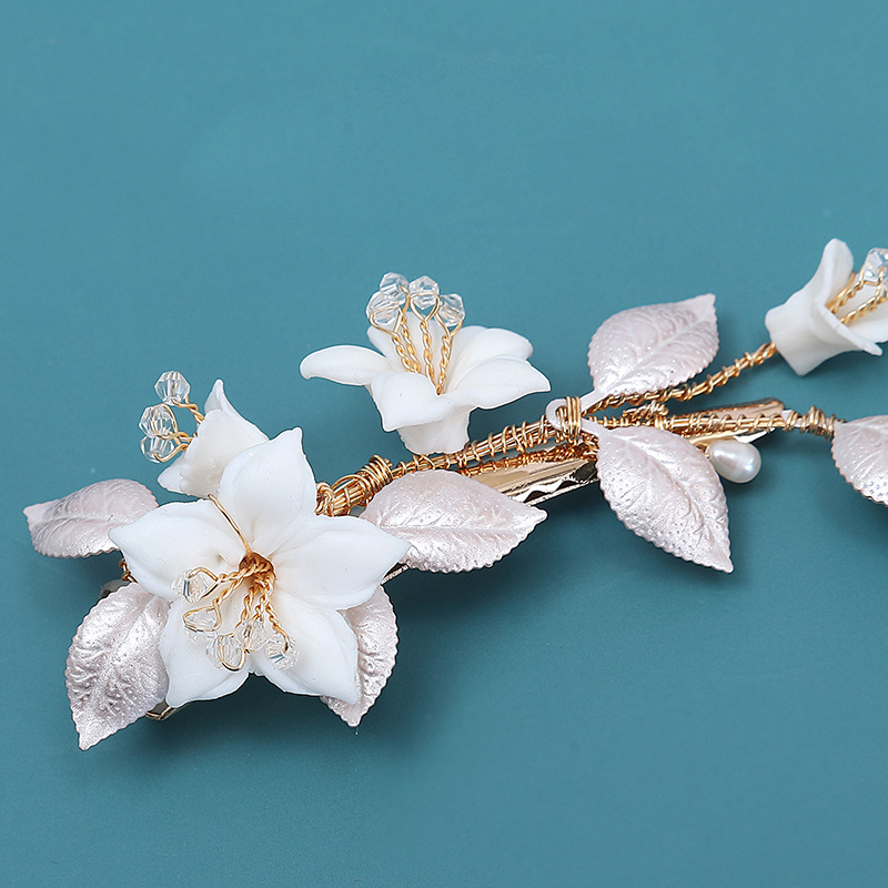 Mori Department Of Lily Tip Clip Handmade Bride Hair Accessories Ancient Xiuhe Headwear Alloy Crystal Hairpin Wholesale Application Scenario