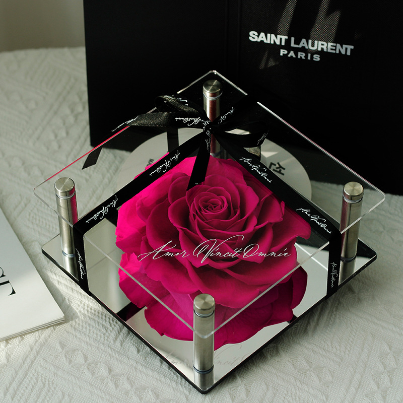 Love True Rose With Hand Gift Wholesale Mother's Day Birthday Gift Yunnan Dried Flower Giant Eternal Flower Finished details Picture
