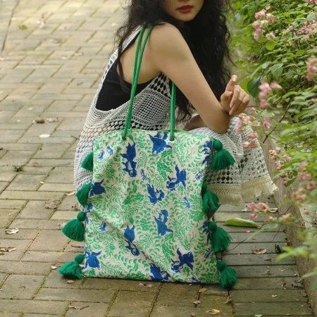 "National Trend and style Su large-capacity underarm color-blocking national style single-shoulder bag 2025 Spring/Summer Original canvas bag. "National Trend and style Su large-capacity underarm color-blocking national style single-shoulder bag 2025 Spring/Summer Original canvas bag.