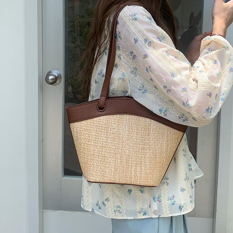French retro straw woven bag, women's vacation beach style, casual and fashionable, versatile vegetable basket single-shoulder bag, fashionable woven bag details Picture