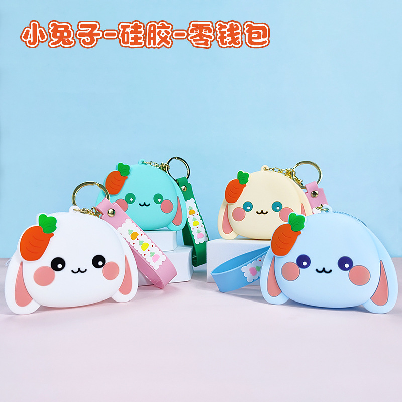 小斜肩包/圣诞老人/公仔挂件/软胶钥匙/手办产品图