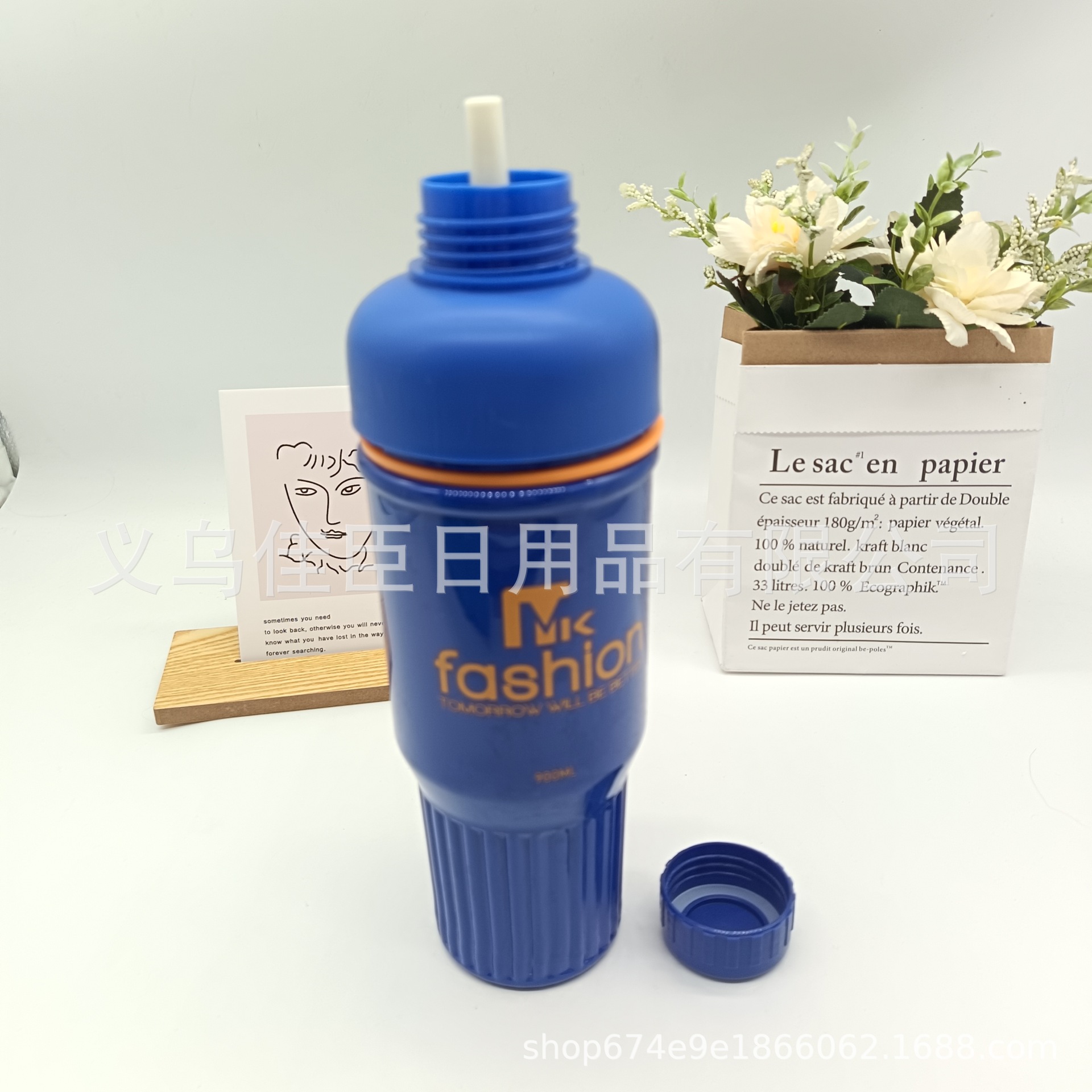 Amazon's best-selling sports water bottle, summer large-capacity straw cup, detachable, easy to clean, portable sports space cup Application Scenario