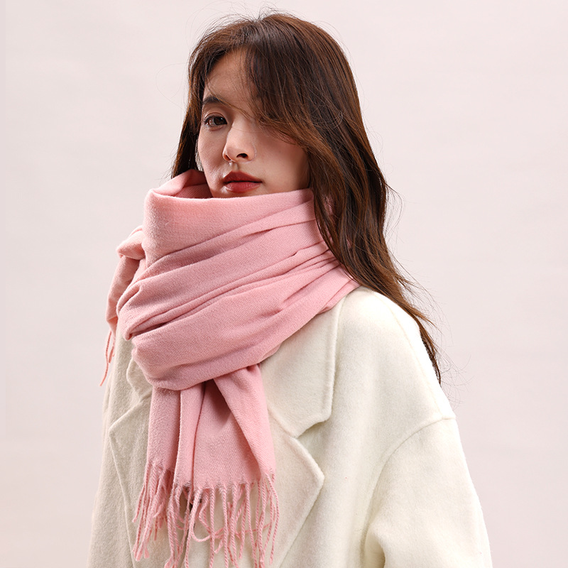 The 2024 new solid-color scarf is a versatile and high-end shawl for women in winter, featuring a faux cashmere look and a thick scarf for autumn and winter details Picture