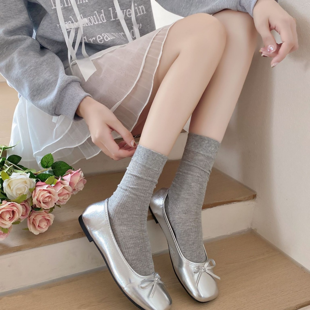 One-piece dropshipping of grey socks for girls, summer thin pure cotton mid-calf socks, Japanese-style girl's mesh breathable ballet style boneless pile socks details Picture