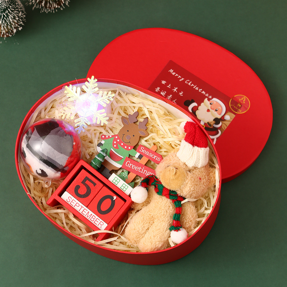 Cross-border Christmas gift set, creative souvenirs, dolls, gloves, socks, Christmas Eve gift box for your significant other Application Scenario