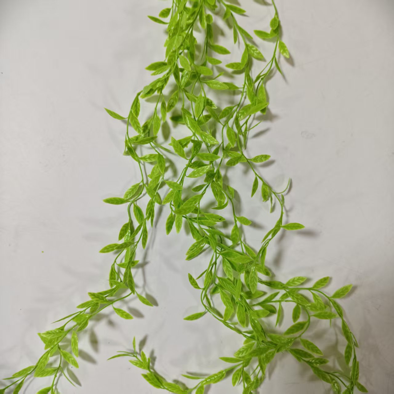Simulated weeping willow, river-crossing dragon, rattan, willow leaf lamp accessories, willow buds, plastic leaves, willow leaf flower rings, material lighting decoration pic 3